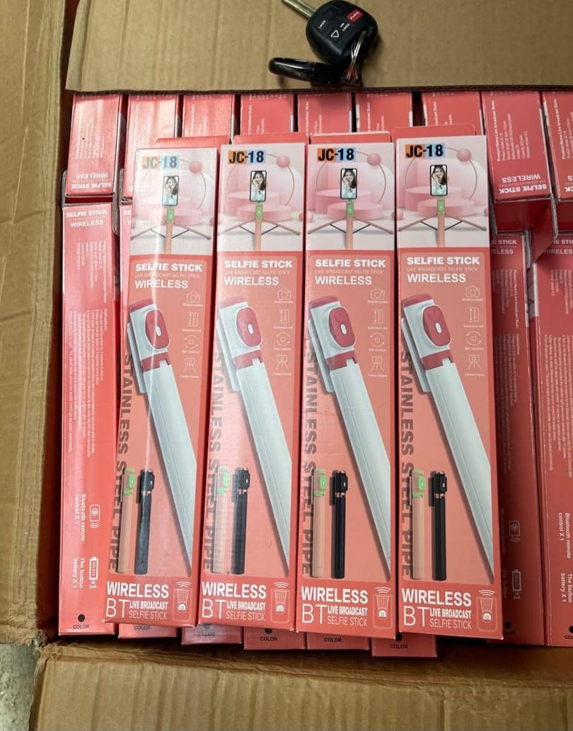 JC-18 Wireless Selfie Stick
